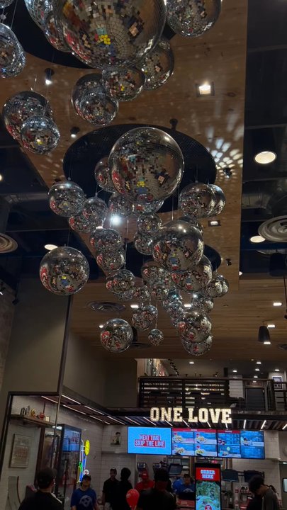 Raising Cane's - Atmosphere - Fast Food Near Me - Flushing, New York