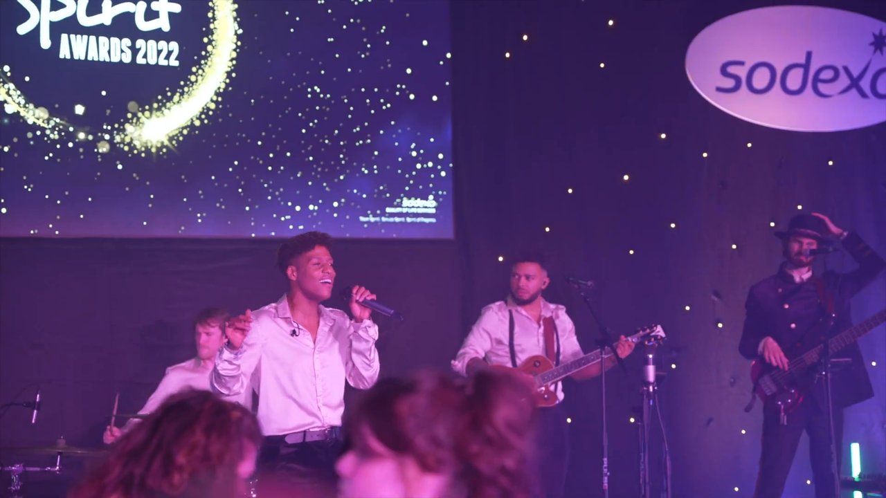 Mashup Kings - Never Too Much (London Awards Show) - video