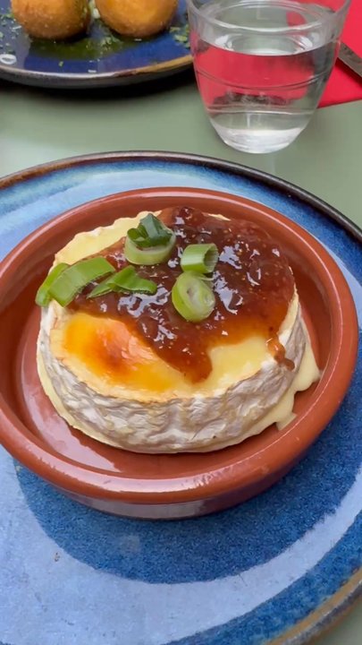 Le Boui Boui - Baked Camembert - French Near Me - Paris, 75