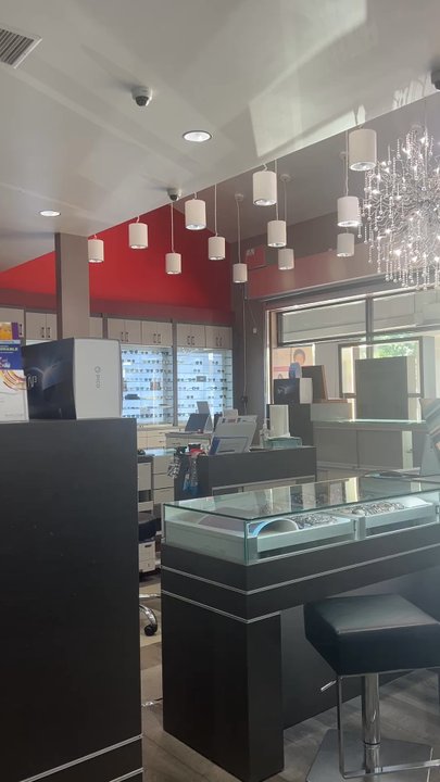 Golden Irvine Optometry - Clean and modern - Optometrists Near Me - Irvine, California