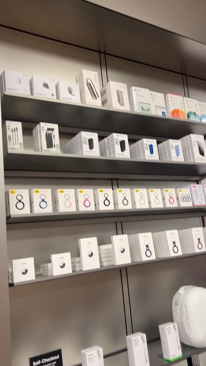 Apple Kahala - Computers Near Me - Honolulu, Hawaii