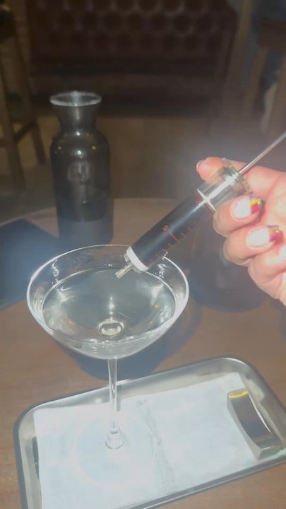 AnonymouS Shrink's Office - Cocktail Bars Near Me - Prague, Puerto Rico