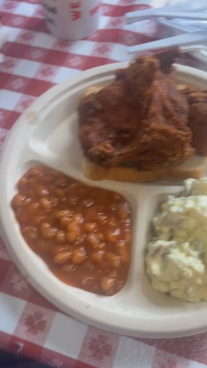 Gus's World Famous Fried Chicken - Chicken - Southern Near Me - Fort Worth, Texas