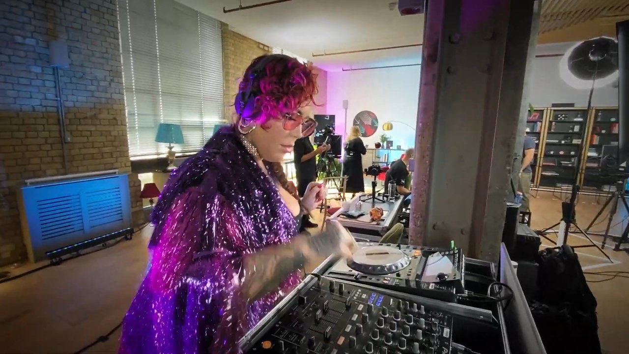 Urban Dynamite - DJ Sample - video