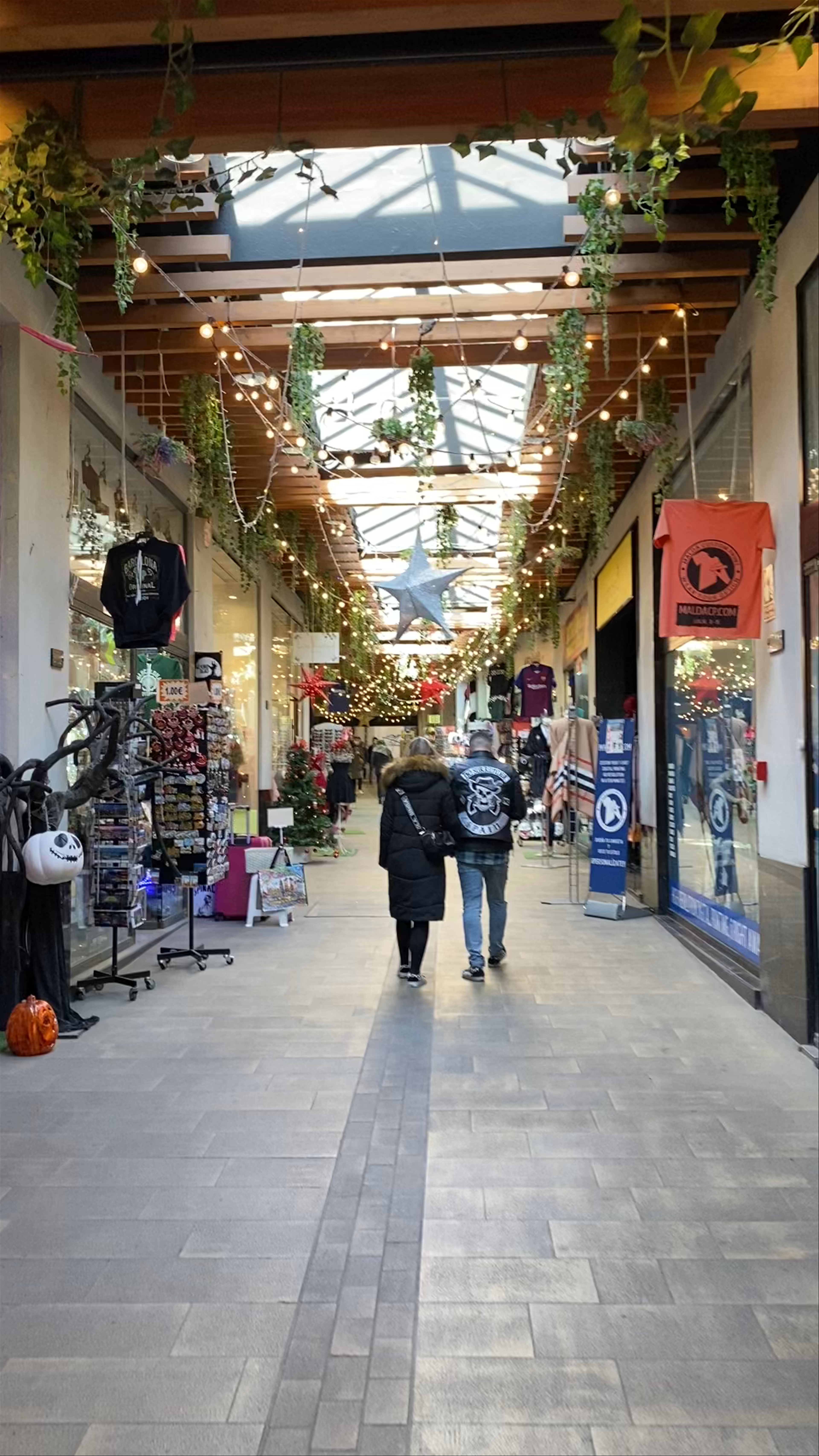 Galeries Maldà: Charming Indoor Shopping in the Heart of Barcelona