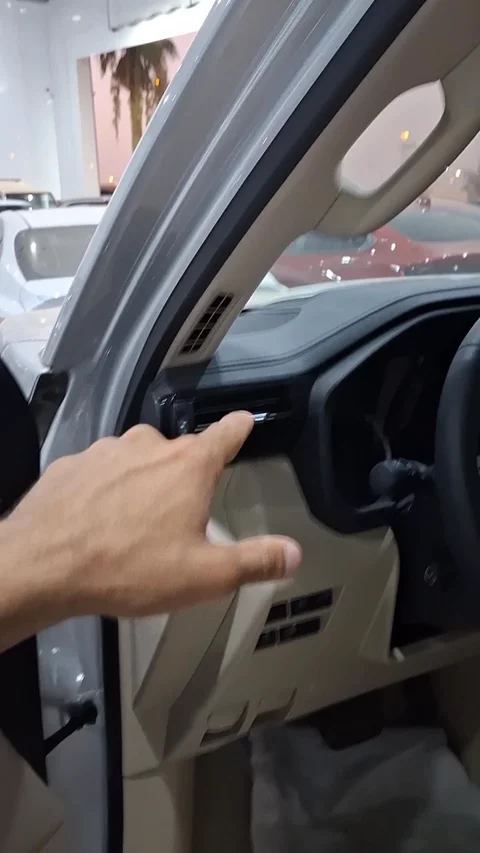 تويوتا لاندكروزر VXR 2023