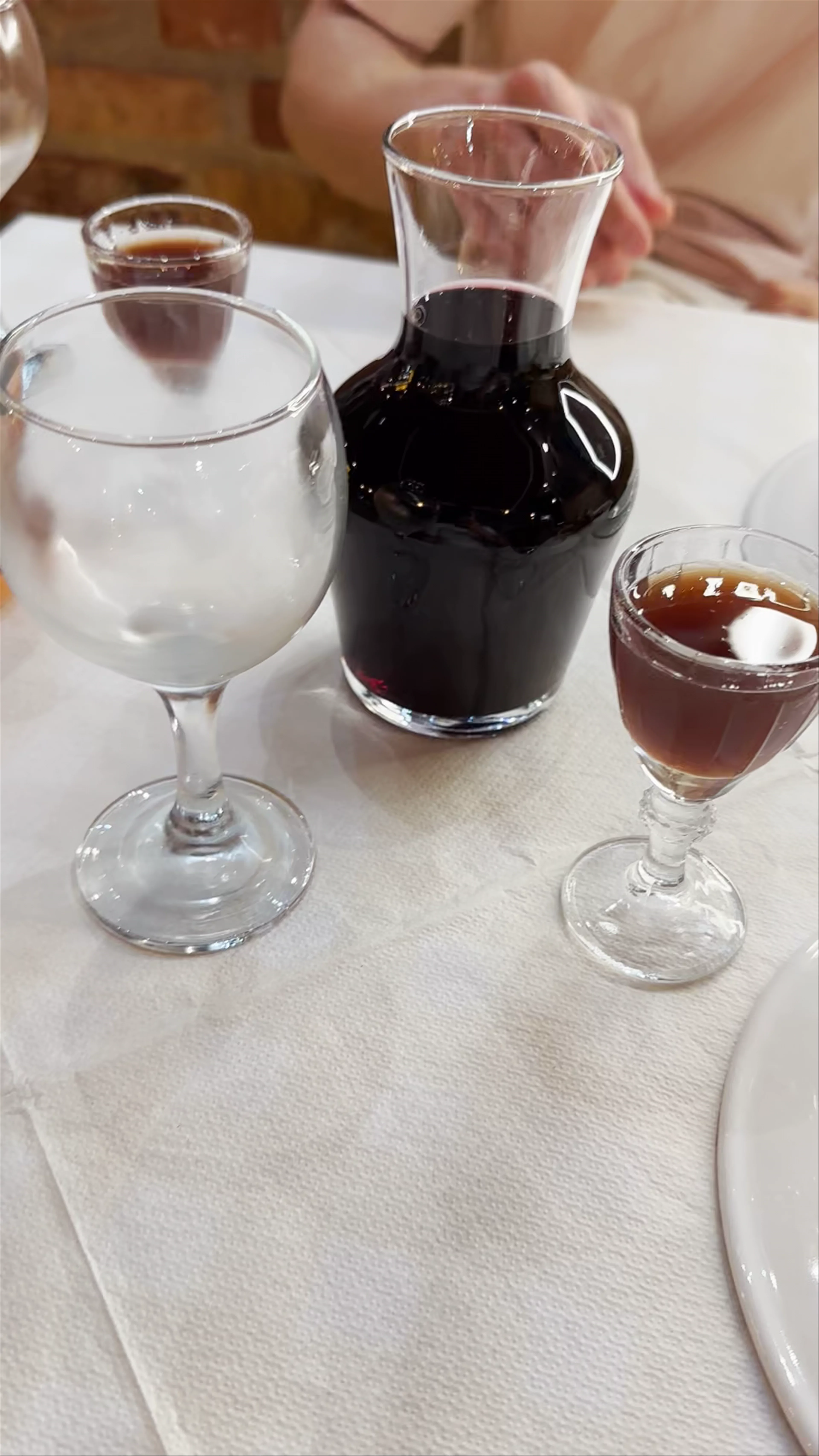 Mëndra Traditional Albanian Restaurant