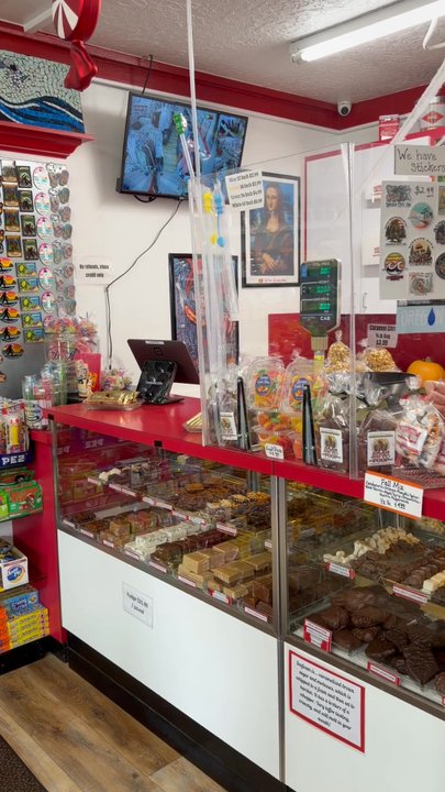 Candyland - A great view of all their offerings - Candy Stores Near Me - Lincoln City, Oregon