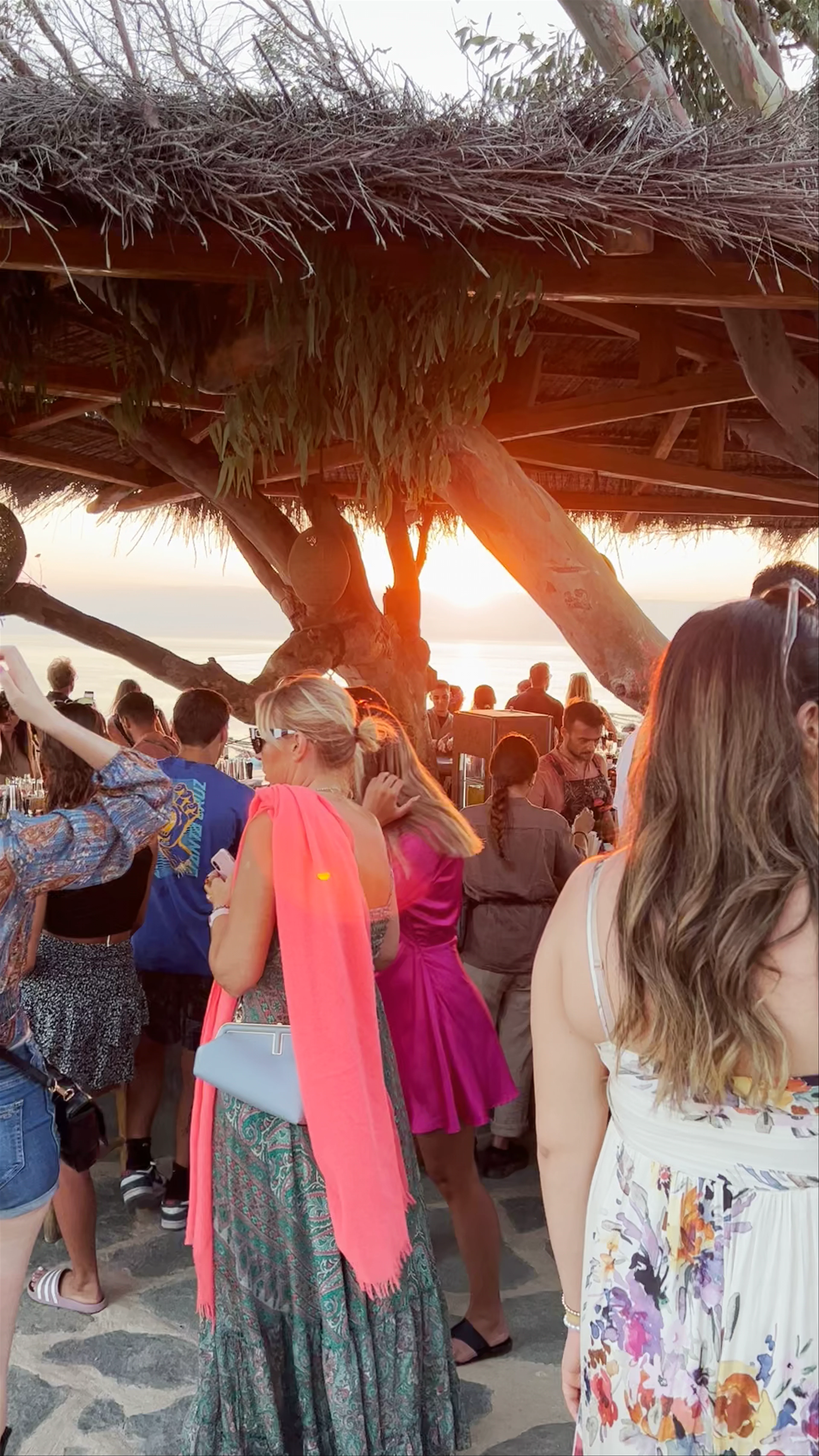 180º Sunset Bar