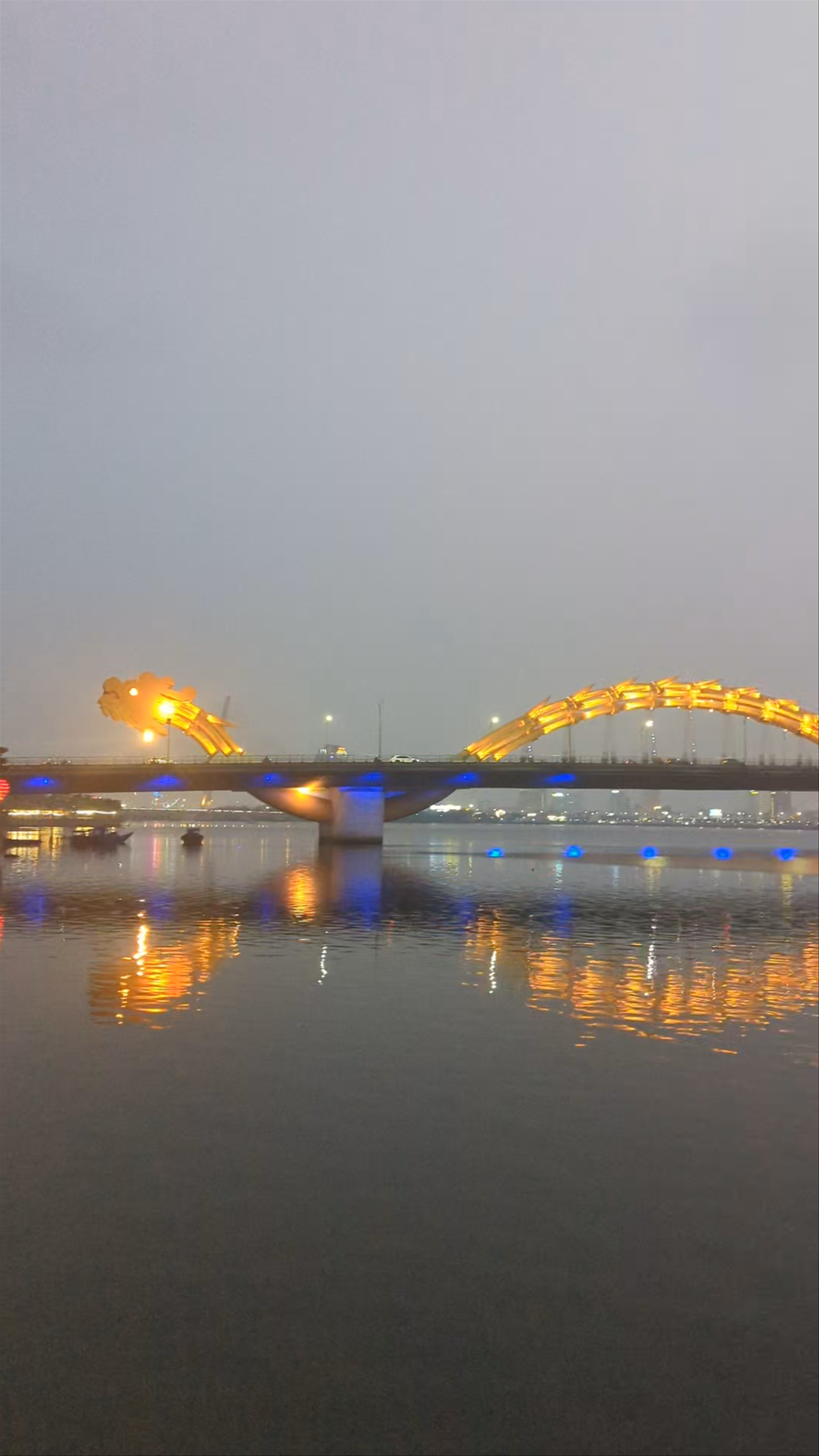 Cầu Tình Yêu Đà Nẵng