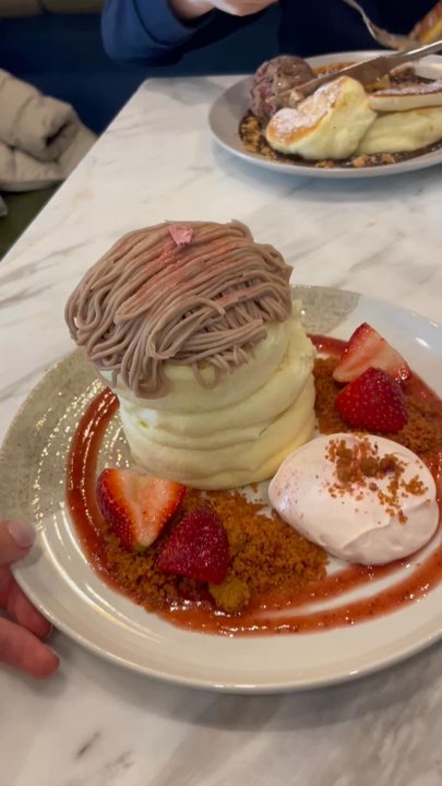 Fufu Pancake Cafe - Look at that gorgeous jiggle! - Pancakes Near Me - Vancouver, British Columbia