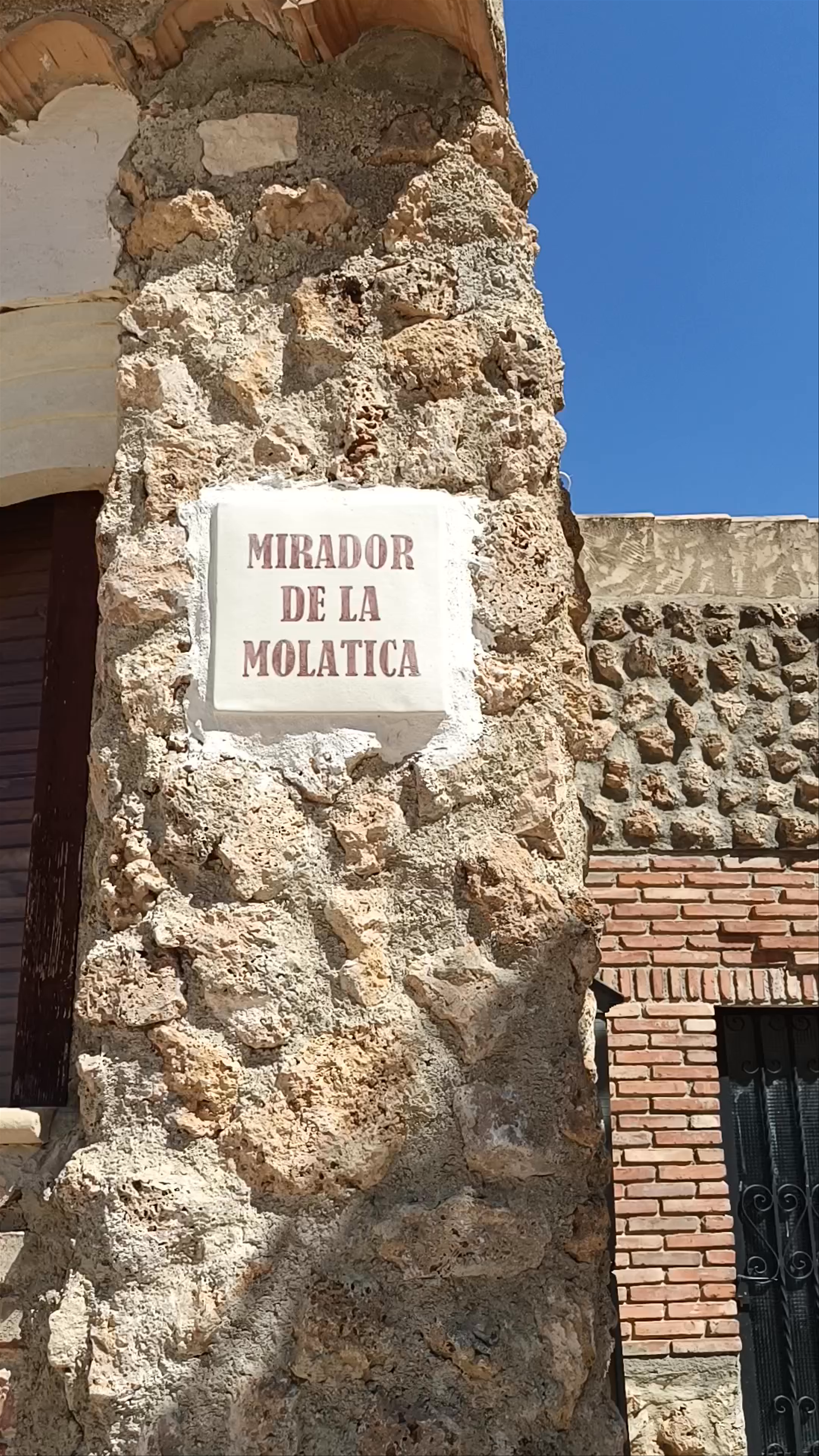 Mirador de la Molatica: Sunlit Views in Letur, Spain