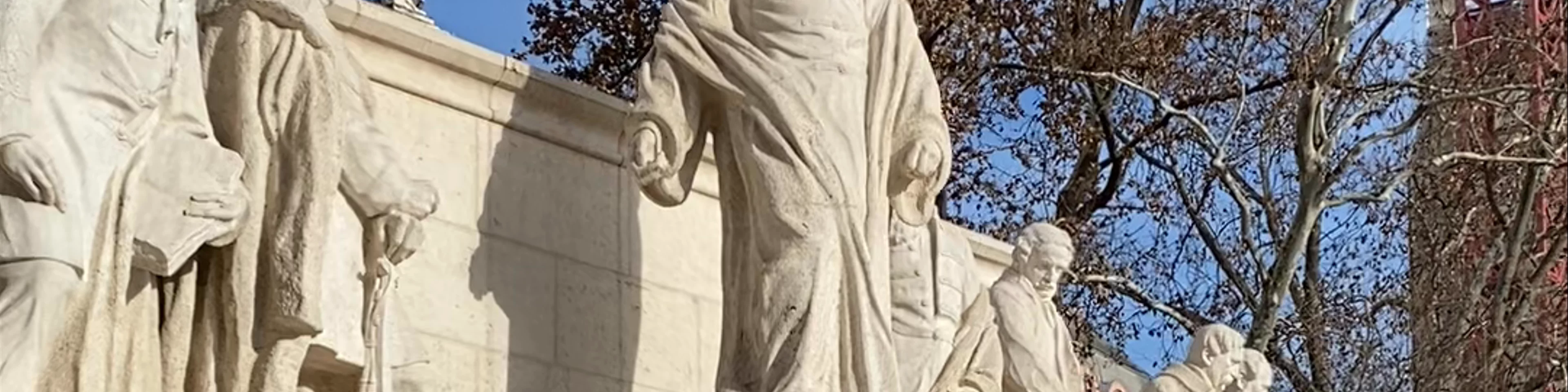 Kossuth Lajos Monument