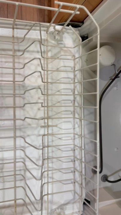 Sonoma at Porter Ranch - Video of my dishwasher and its rusty rack. Manager, Shawnte, says that she wants to so I can get that out of my head - Apartments Near Me - Porter Ranch, California