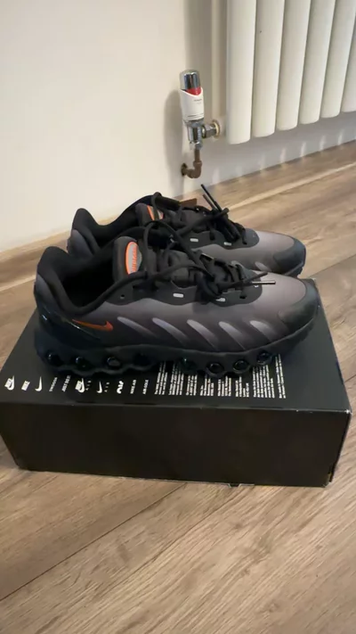 Nike Air Max DN8 Junior uk5/eur38 brand new trainers 