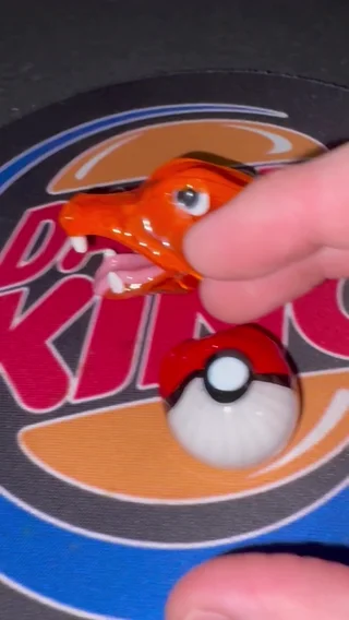 Preview pic of Charizard&pokeball set