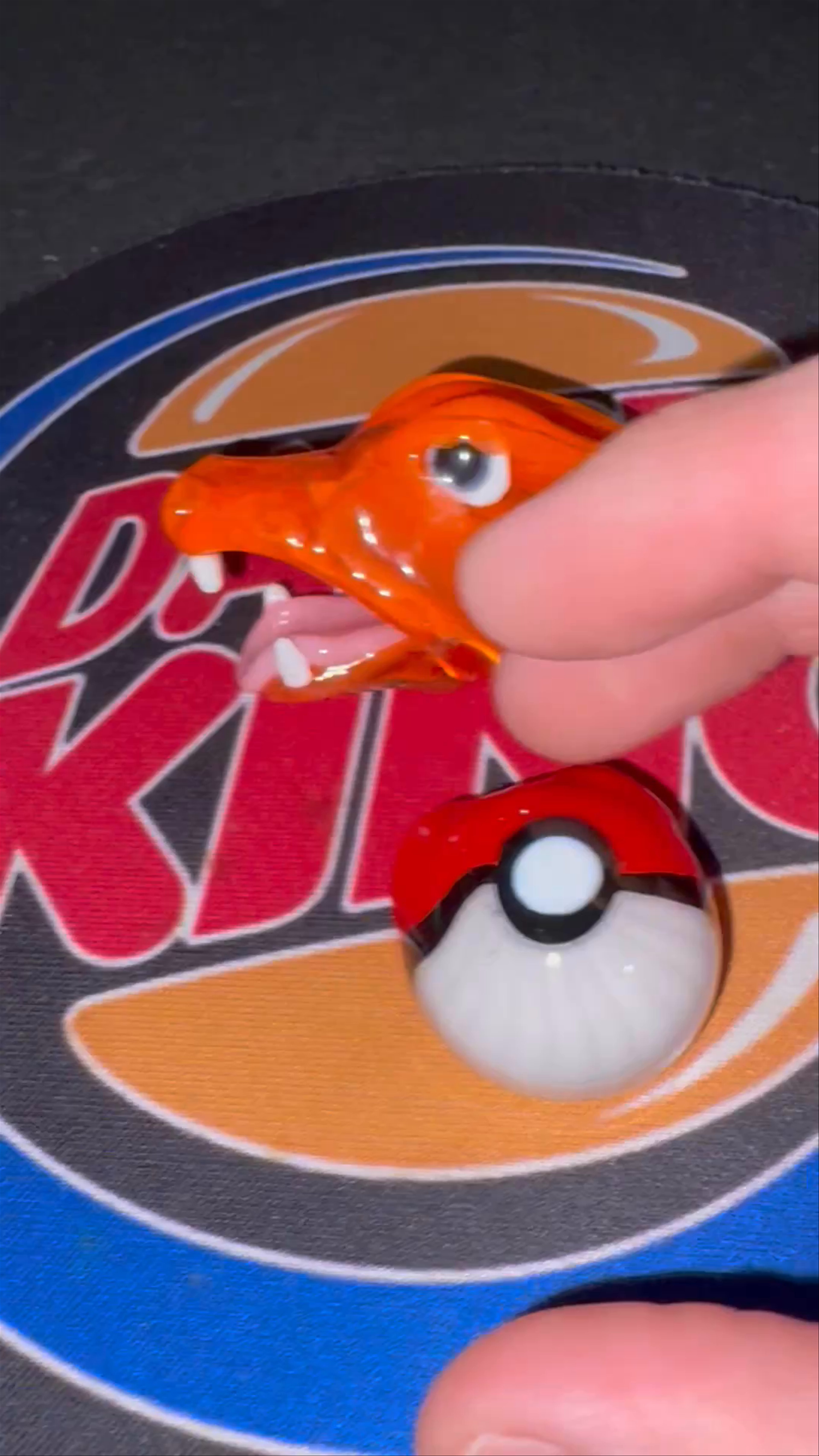 Preview pic of Charizard&pokeball set