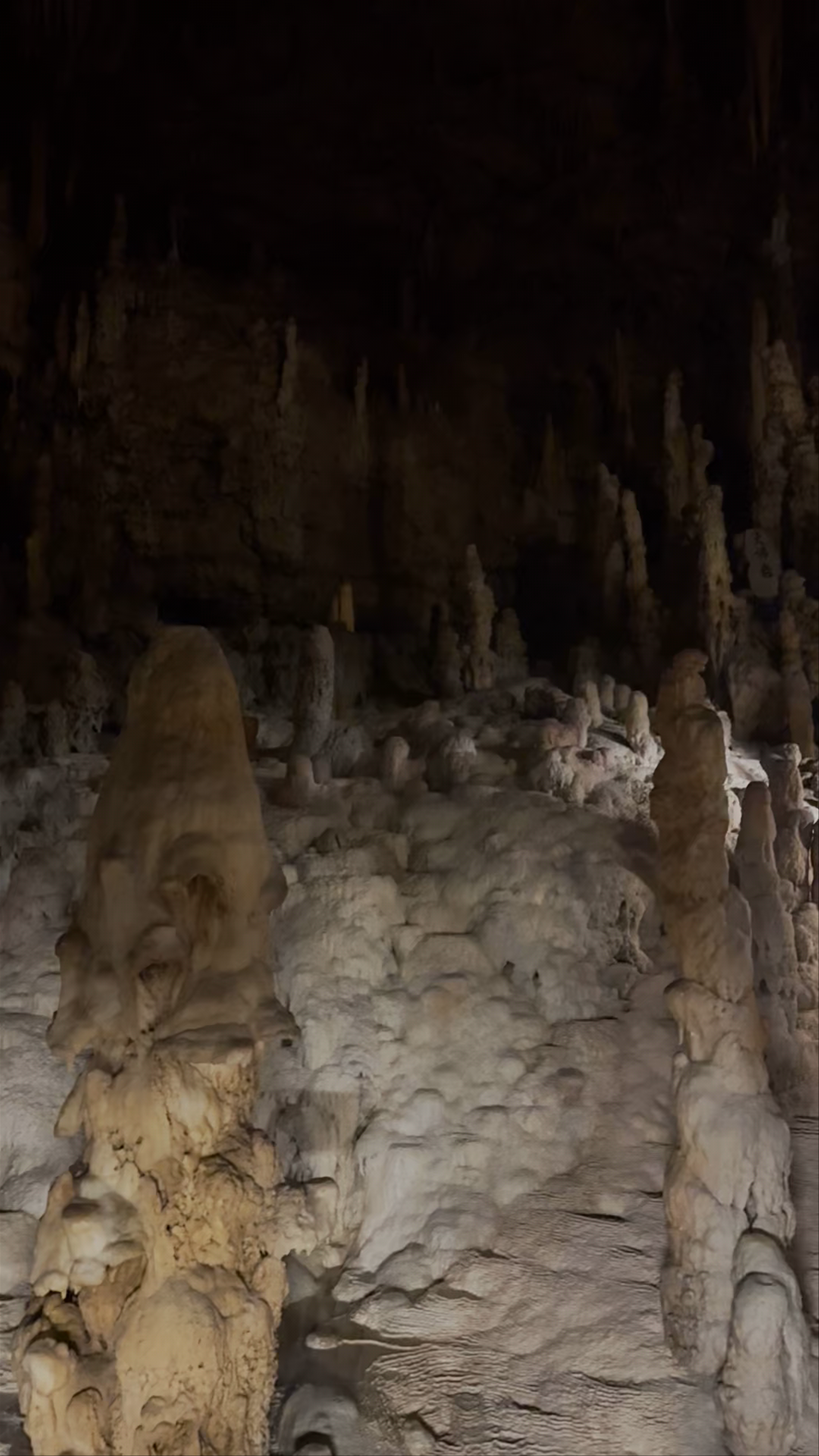 Gyokusendo Cave