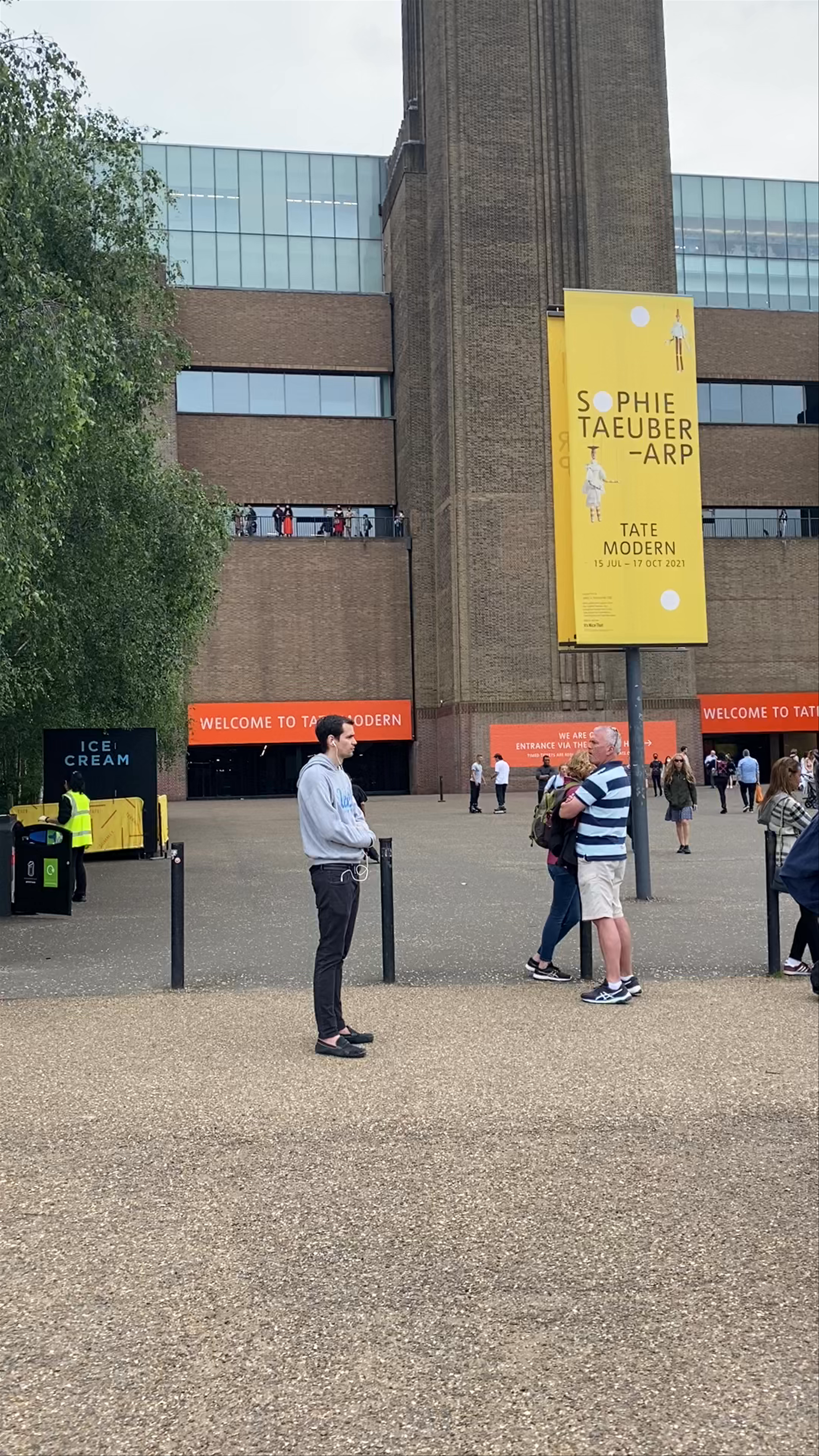 Tate Modern: A Vibrant Day of Art and Music in London