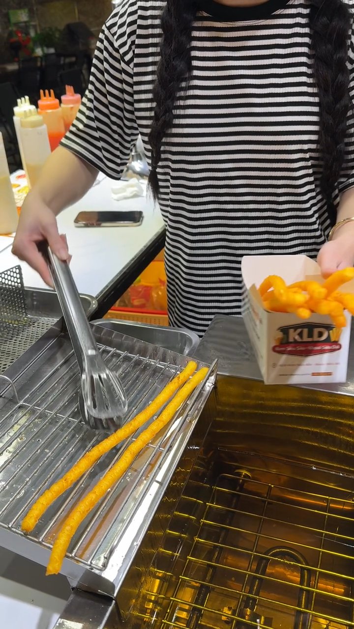 who's cooking?
🎥 Hoàng Thanh Hòa · Pexels
#food #foodie #foodporn #cooking #yummy