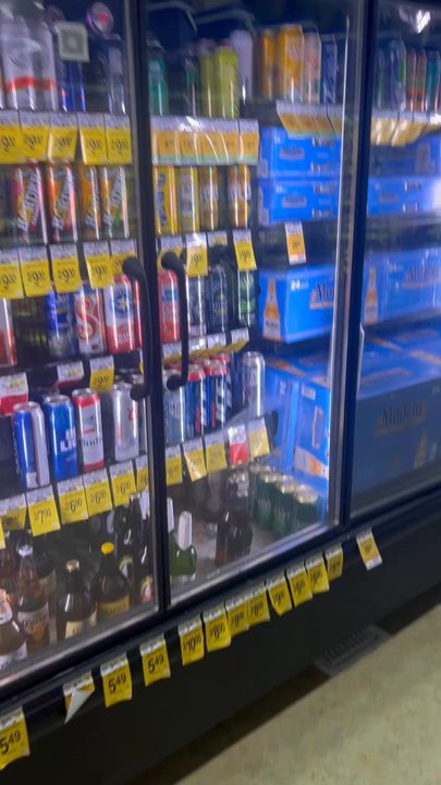Vons - Von's Corporate office is advertising Beer & Children's Ice Cream on the SAME ISLE in Los Angeles County Locations.  Not in Orange County. - Grocery Near Me - Inglewood, California