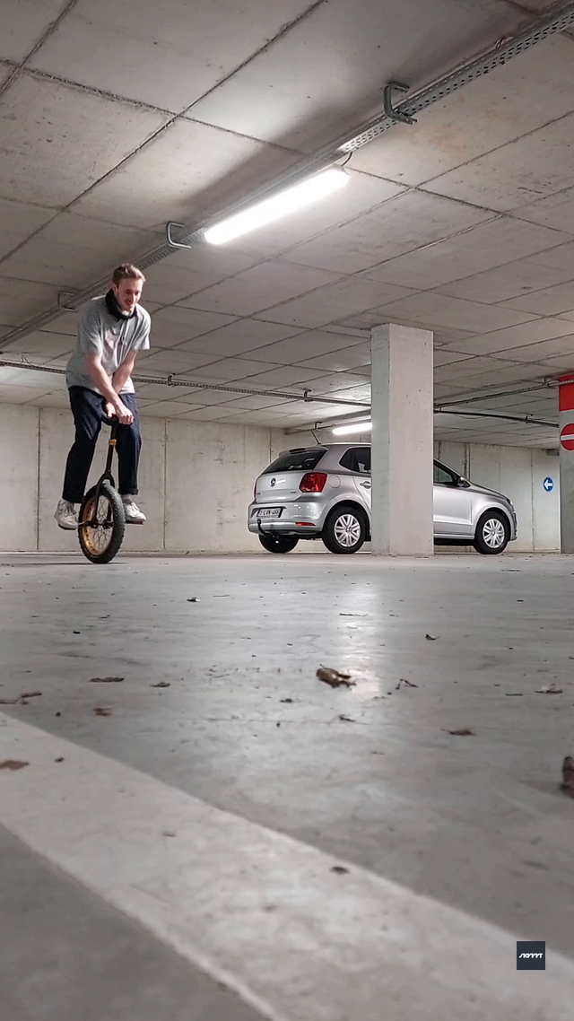 riu submission: Flip to footjam to *tire combo*