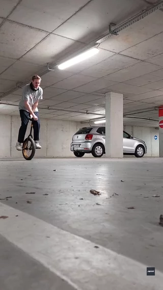 riu submission: Flip to footjam to *tire combo*