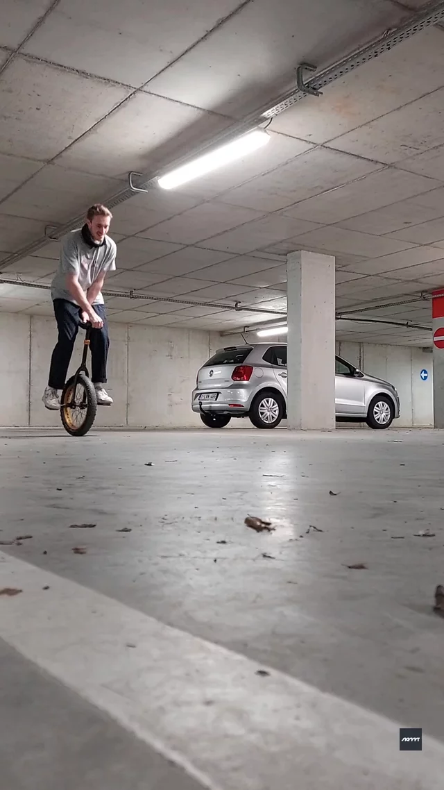 riu submission: Flip to footjam to *tire combo*