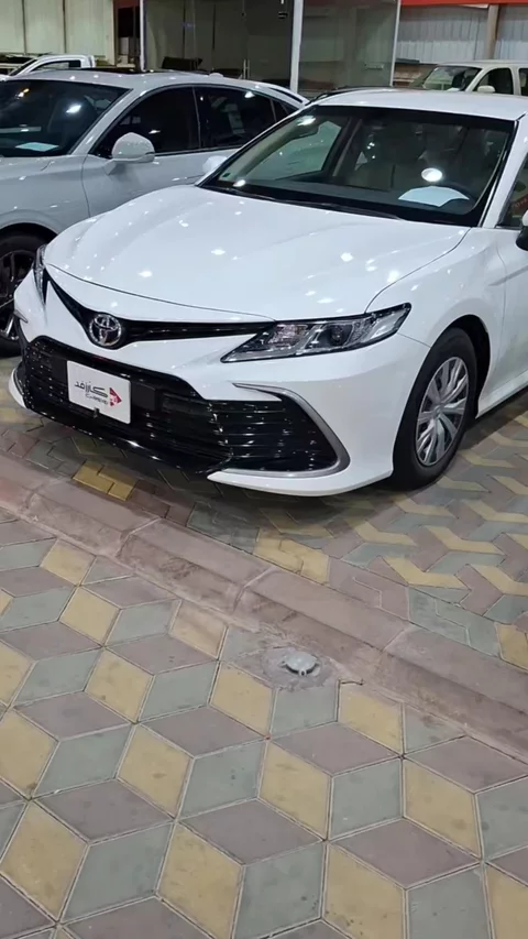 Toyota Camry le std 2022