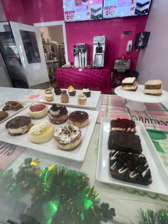 Synergy Sweets - Custom Cakes Near Me - Tampa, Florida