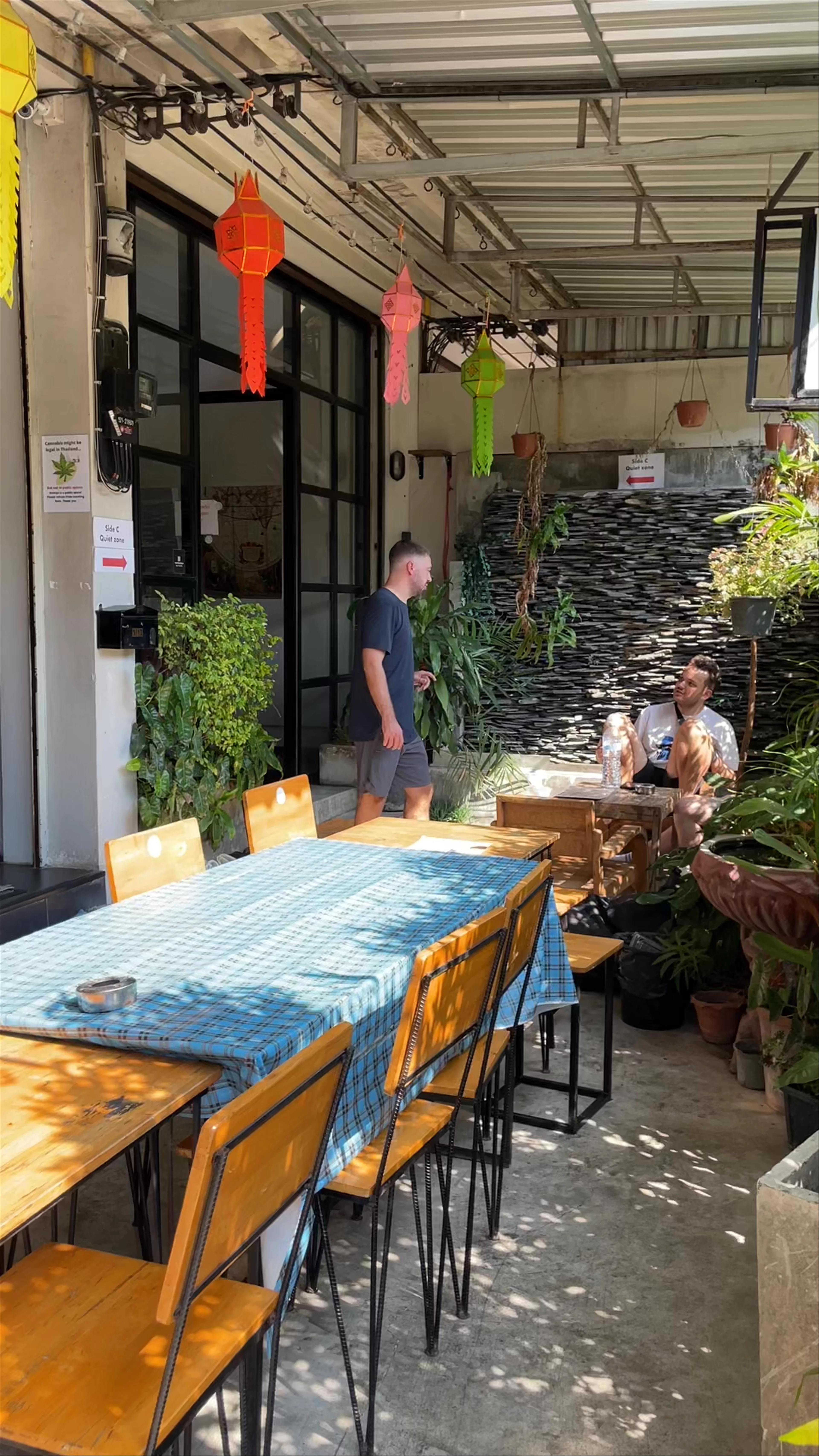 Stamps Backpackers Hostel & Tours Chiang Mai