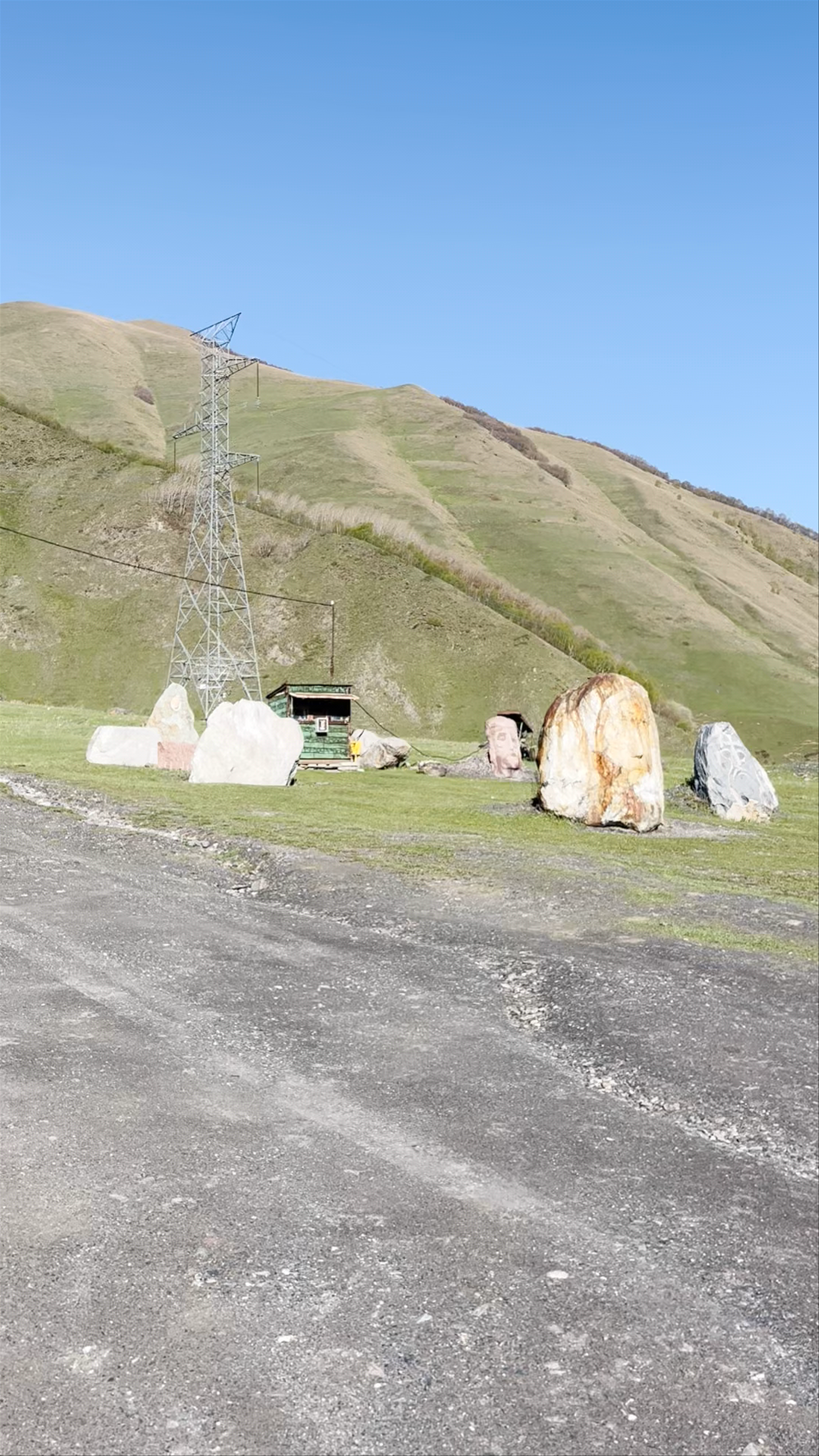 Gigantic Sculptures by Merab Phiranishvili in Sno, Georgia
