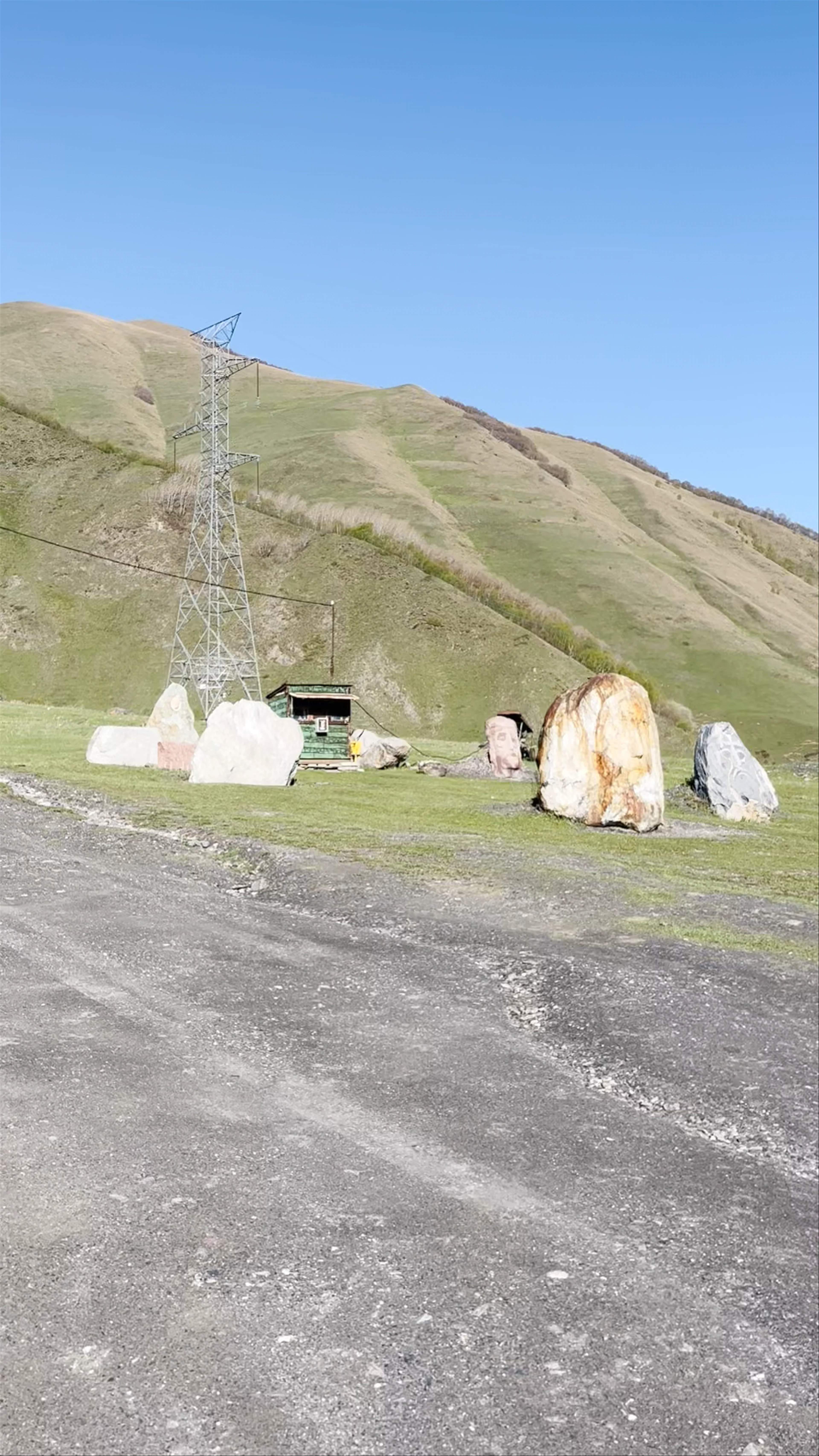 Gigantic Sculptures by Merab Phiranishvili