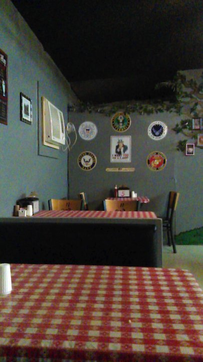 Sweet T's Diner - Cute and cozy. My pockets and tadte buds like it - Breakfast & Brunch Near Me - Freeport, Texas