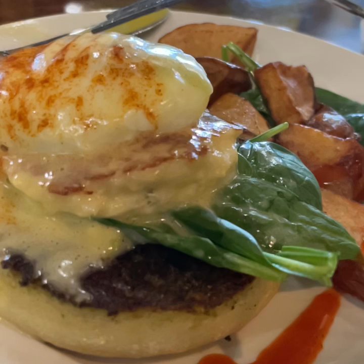 OUI Pancake N Eggs - Crab cake Benedict, AMAZINGGGGG - American Near Me - Temecula, California