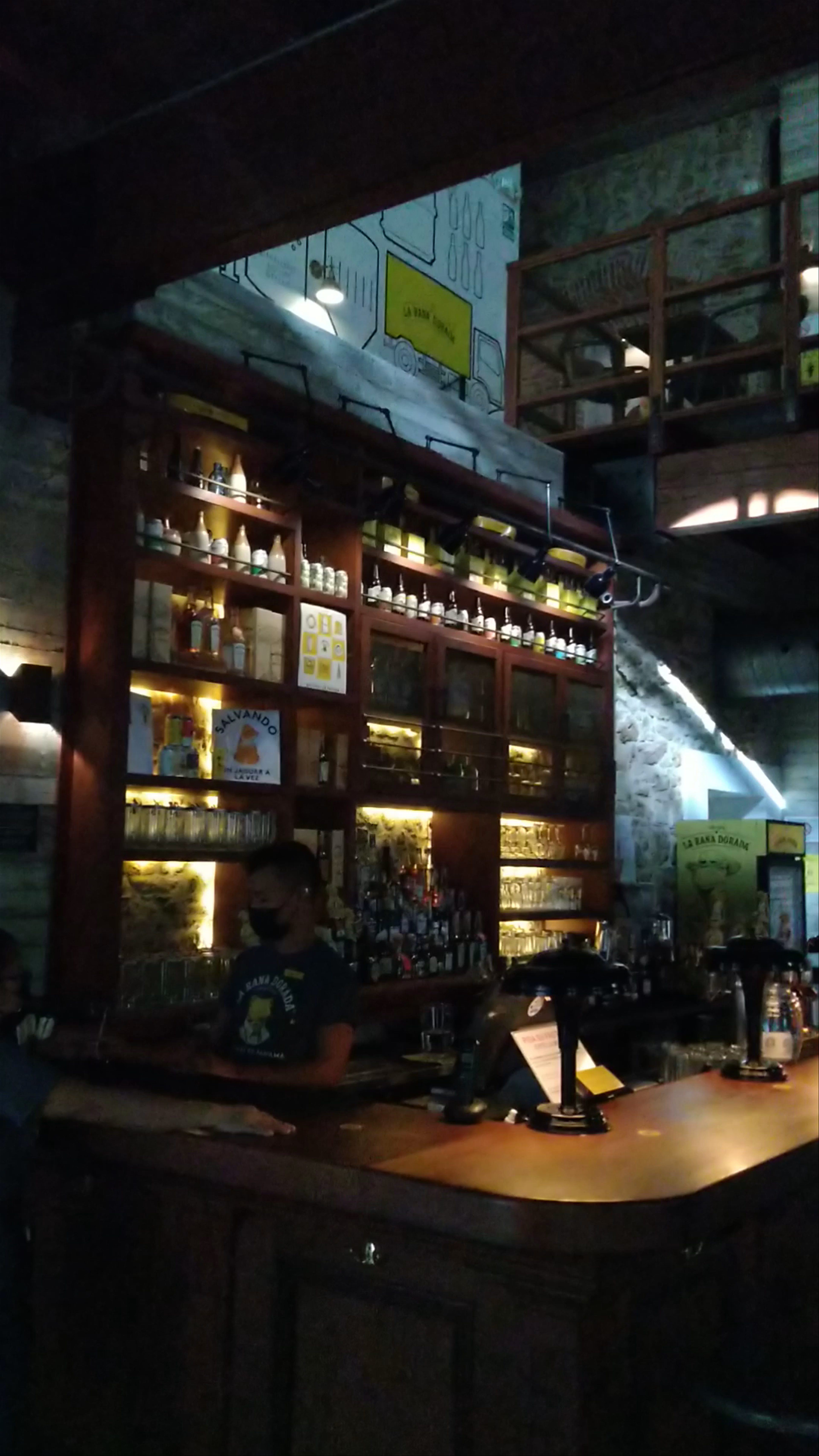 La Rana Dorada Casco