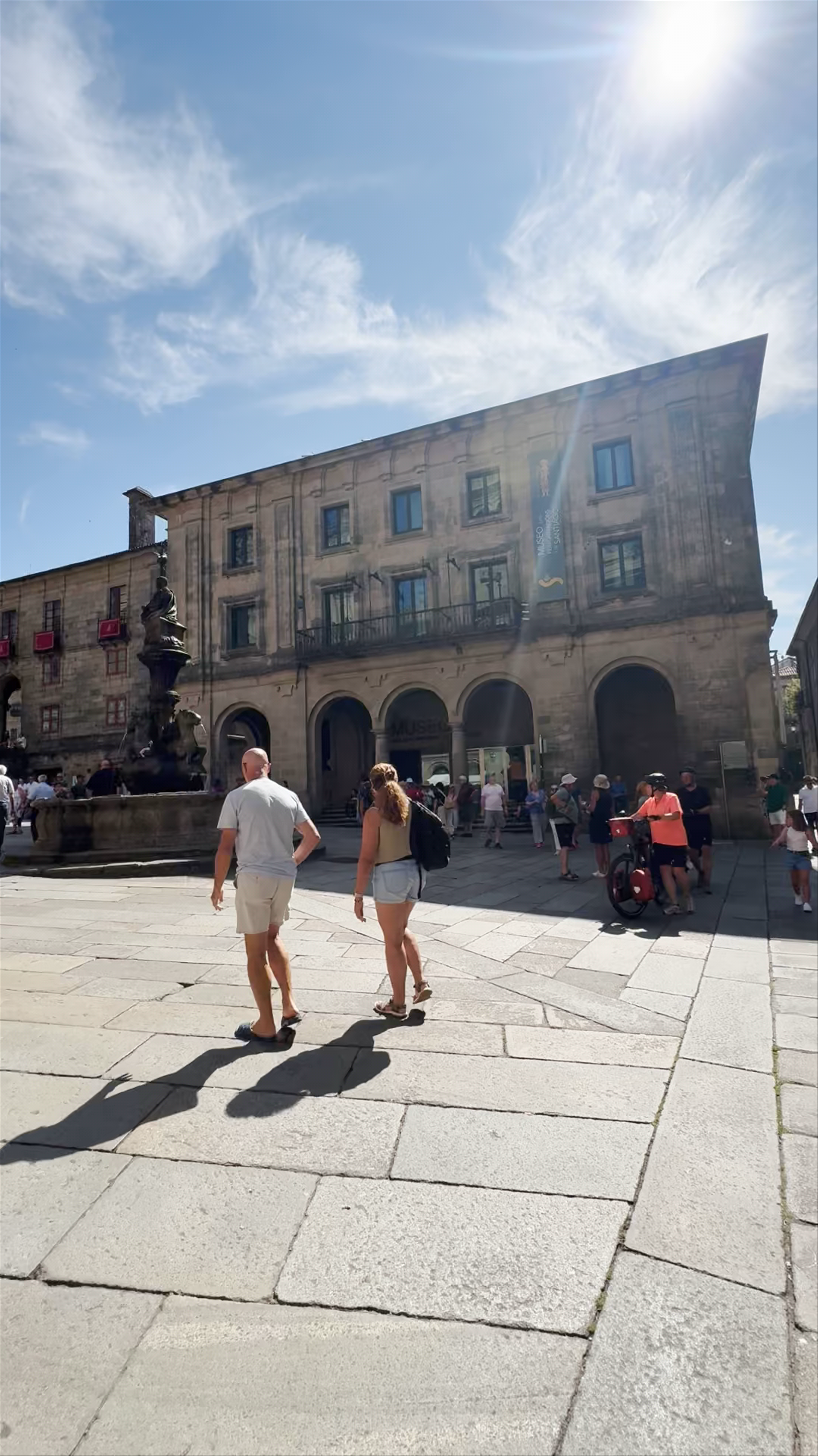 Fonte dos Cabalos, Praza das Praterías – A Sunlit Stroll in Historic Santiago de Compostela