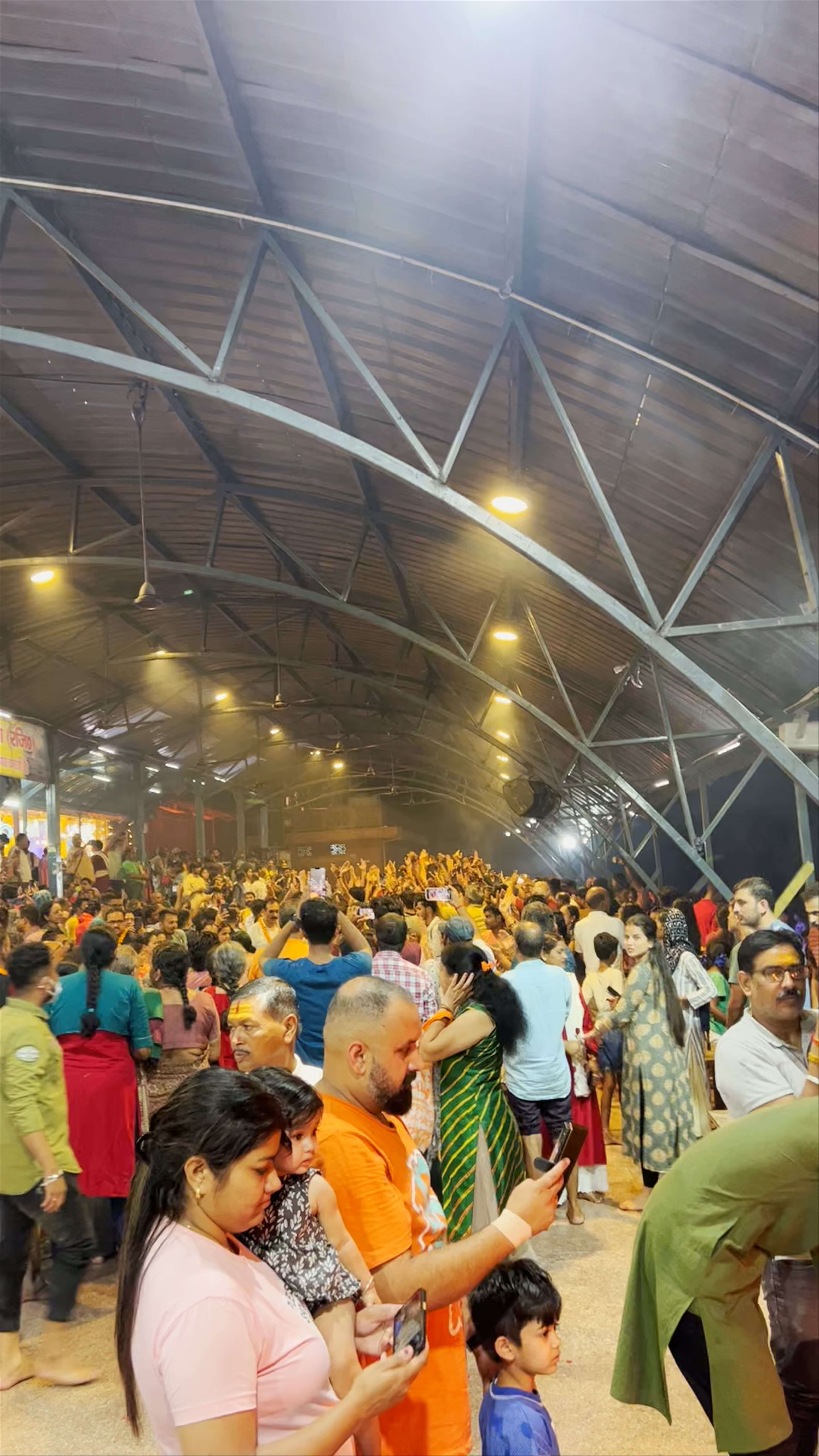 Triveni Ghat Evening Aarti: Spiritual Gathering in Rishikesh