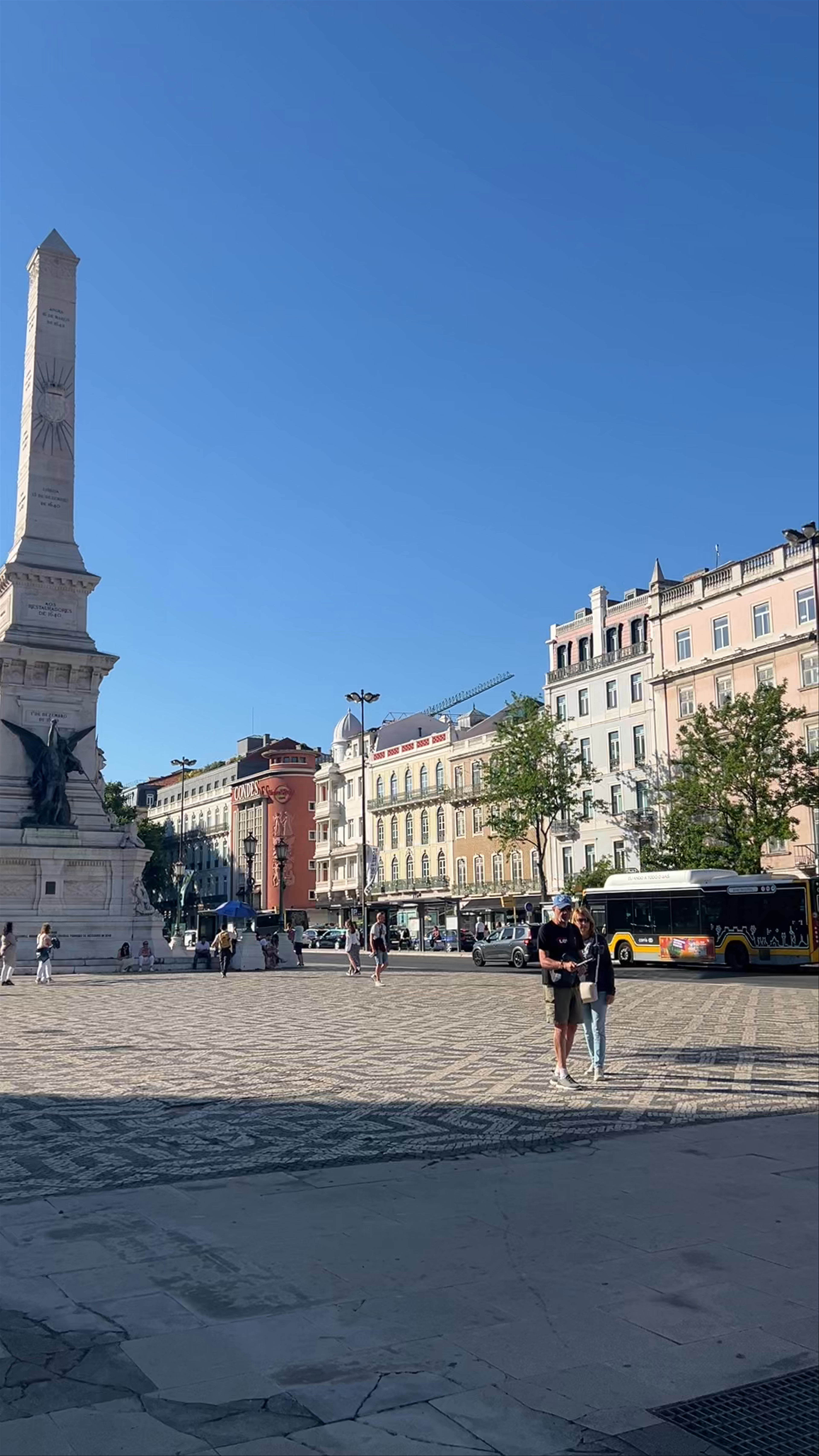 Praça dos Restauradores: Vibrant Heart of Lisbon