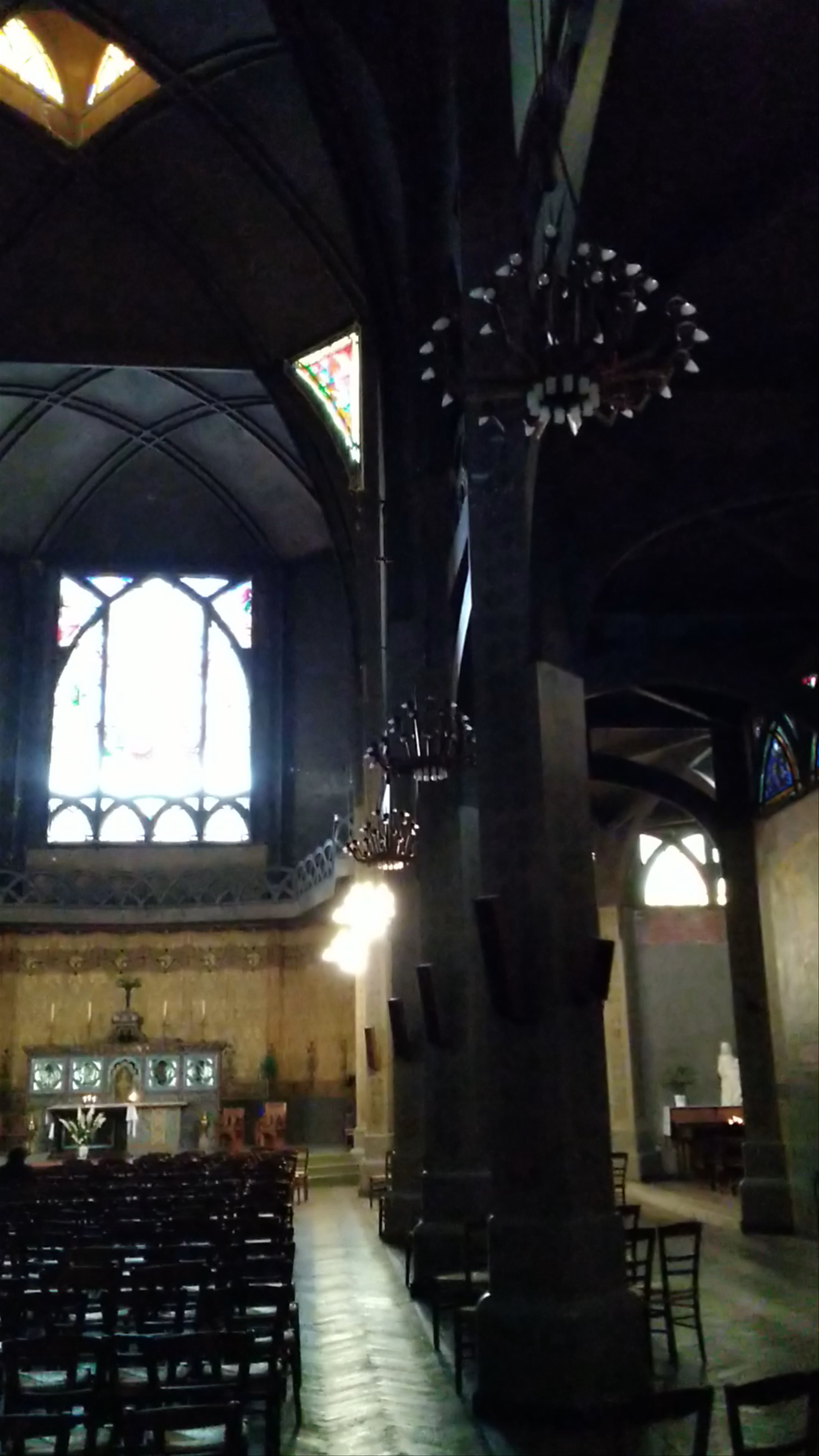 Église Saint-Jean de Montmartre: A Tranquil Gothic Gem in Paris