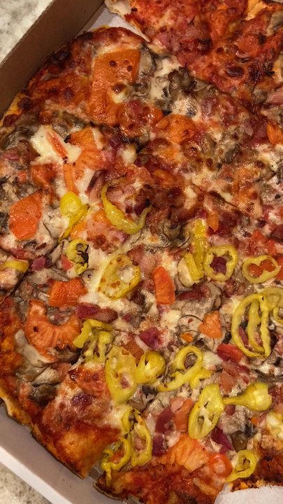 Iacono's Pizza & Restaurant - Pizza Near Me - Powell, Ohio