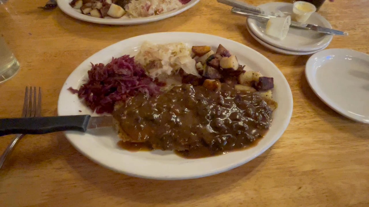 Baren Haus - Jaegersnitzel - German Near Me - Leavenworth, Washington