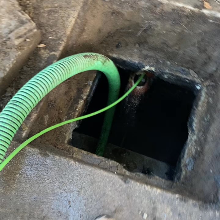 Flush Right Drain Cleaning - Pumping out a septic tank 626 347-3993 - Plumbing Near Me