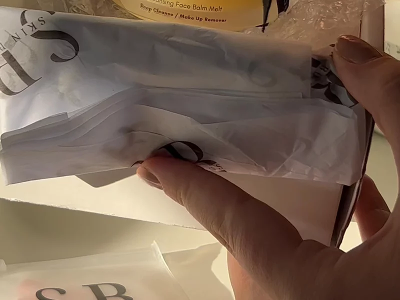 Aesthetic unboxing
