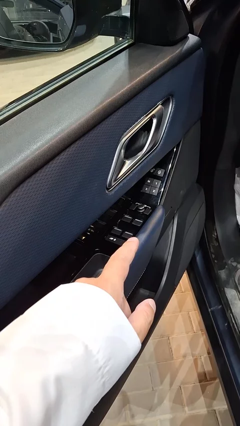 لاند روفر رنج روفر Autobiography 2020