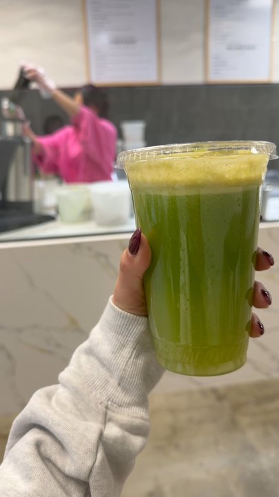 Smootheezy - Yummy Apple Refresher! - Juice Bars & Smoothies Near Me - Pacoima, California