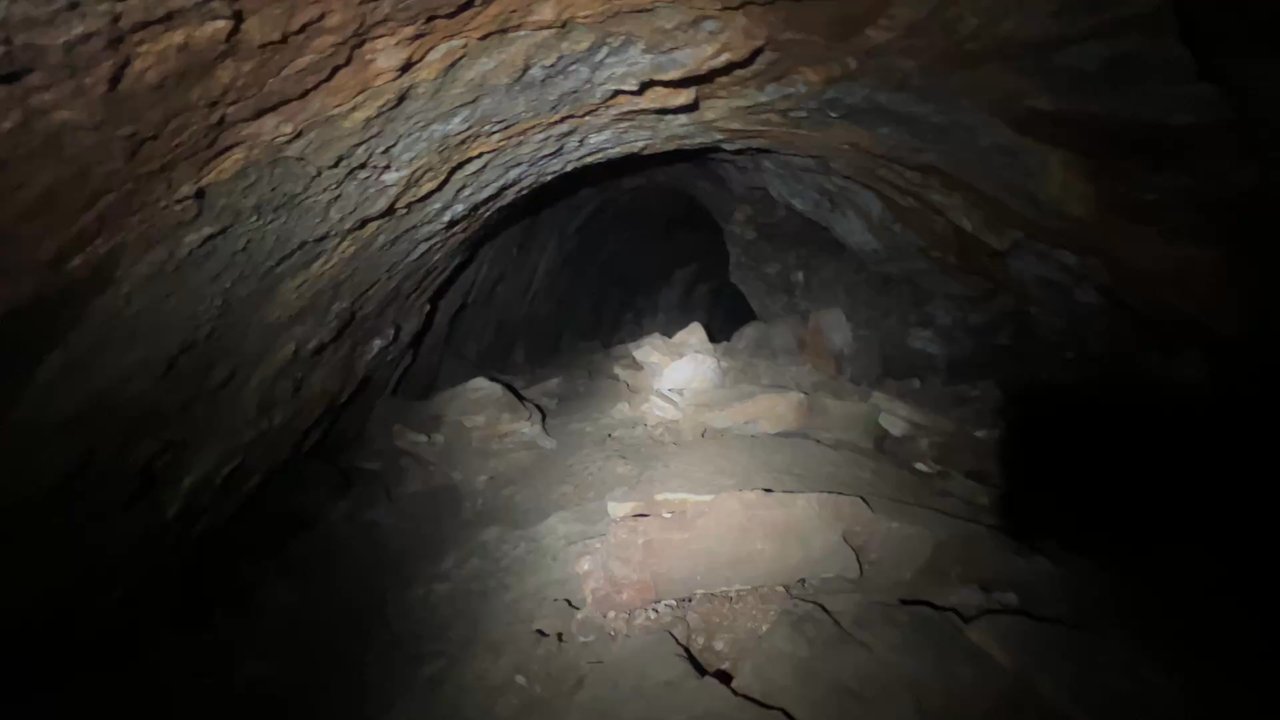 Lava River Cave - Although many people in the cave, sometimes you feel all alone! - Landmarks & Historical Buildings Near Me - Flagstaff, Arizona