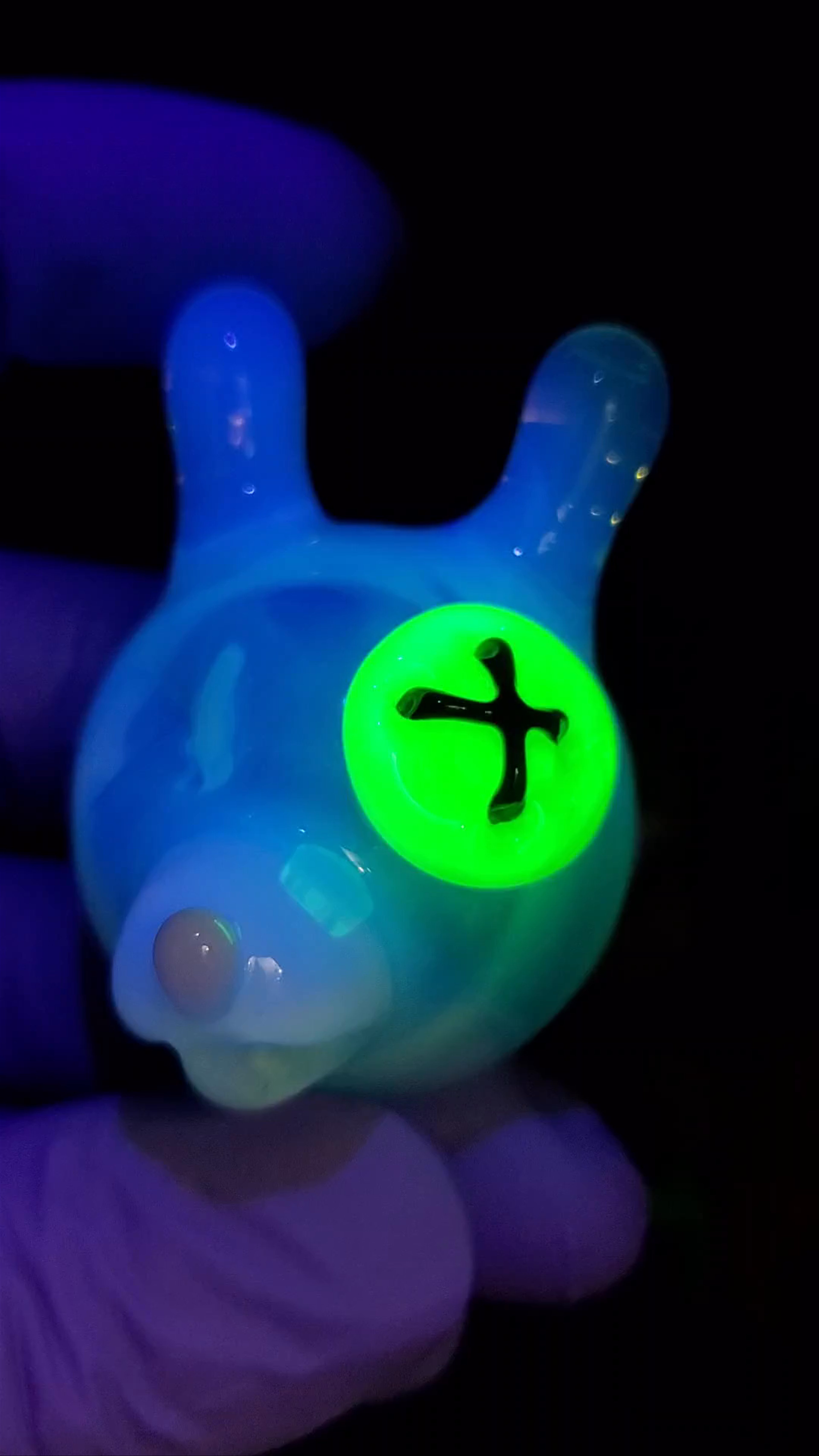 Preview pic of White bunny UV button