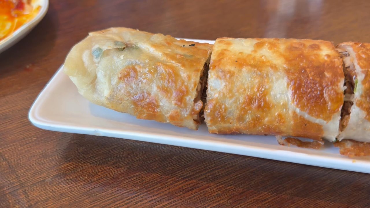 Happy Noodle House - I know I will probably have dreams about this Beef Roll. It was that great. - Dim Sum Near Me - Vancouver, British Columbia