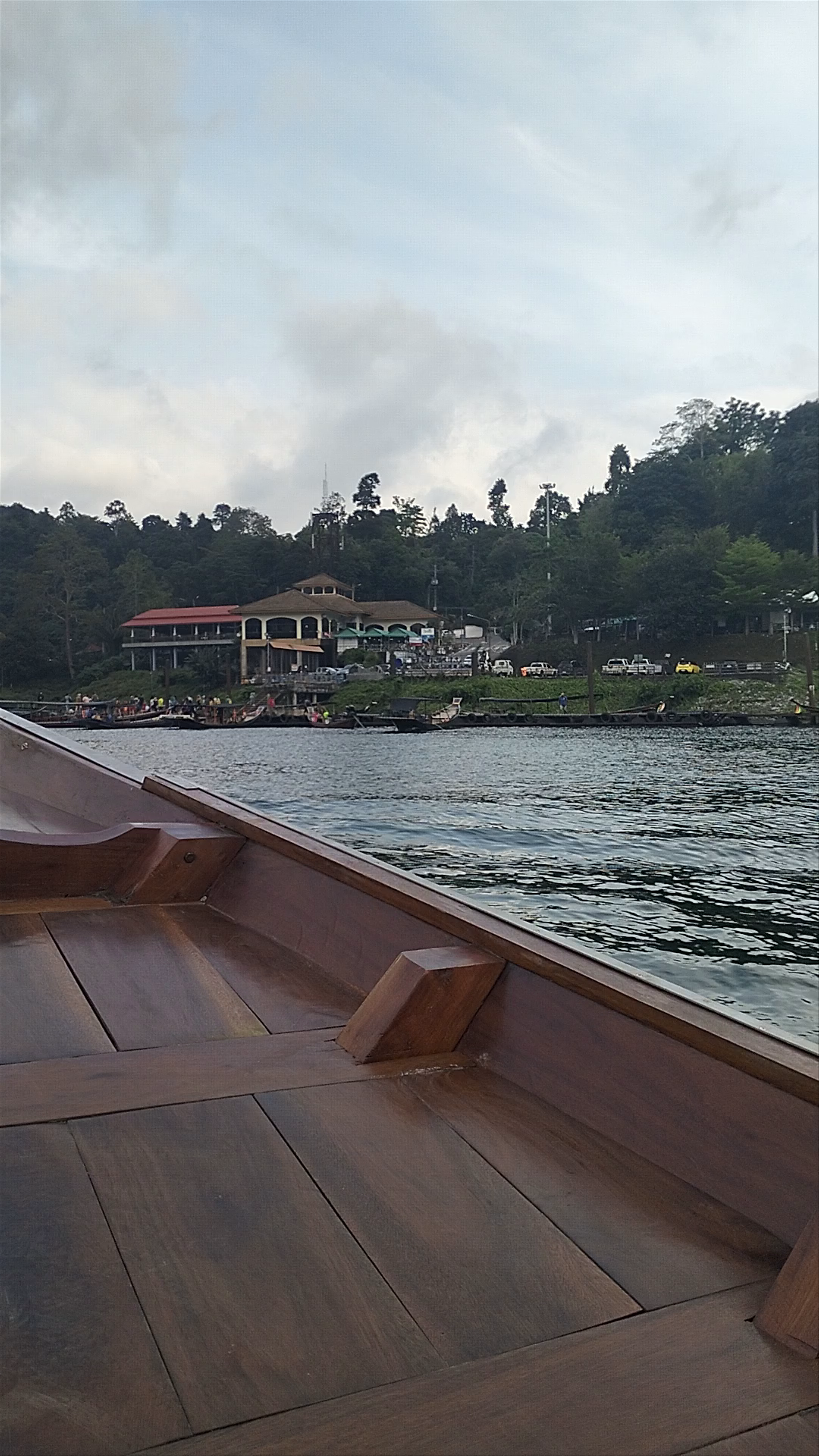 Cheow Lan Pier (Ratchaprapha Pier)